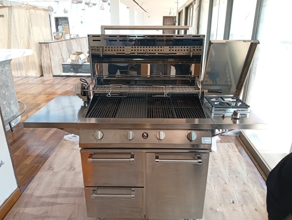 Stainless Steel Outdoor Cooktop Placement