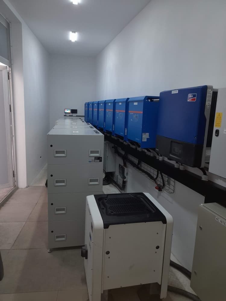 High-Voltage Solar & Inverter Backup System
