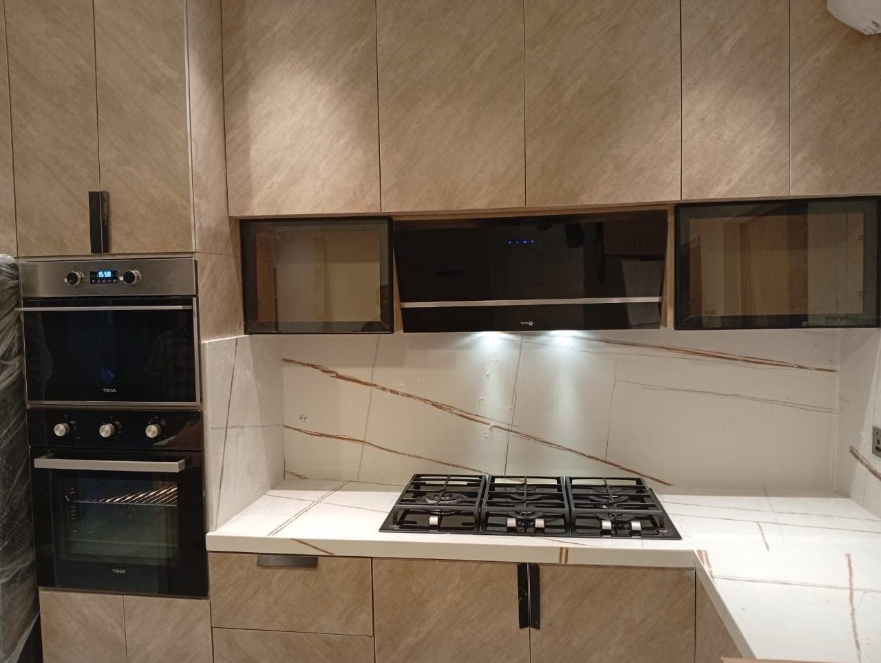 Modern interior layout and lighting installation